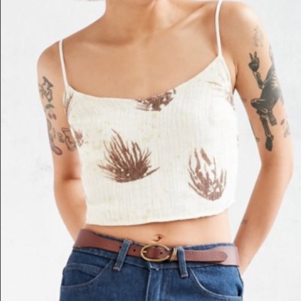 White & brown crop top